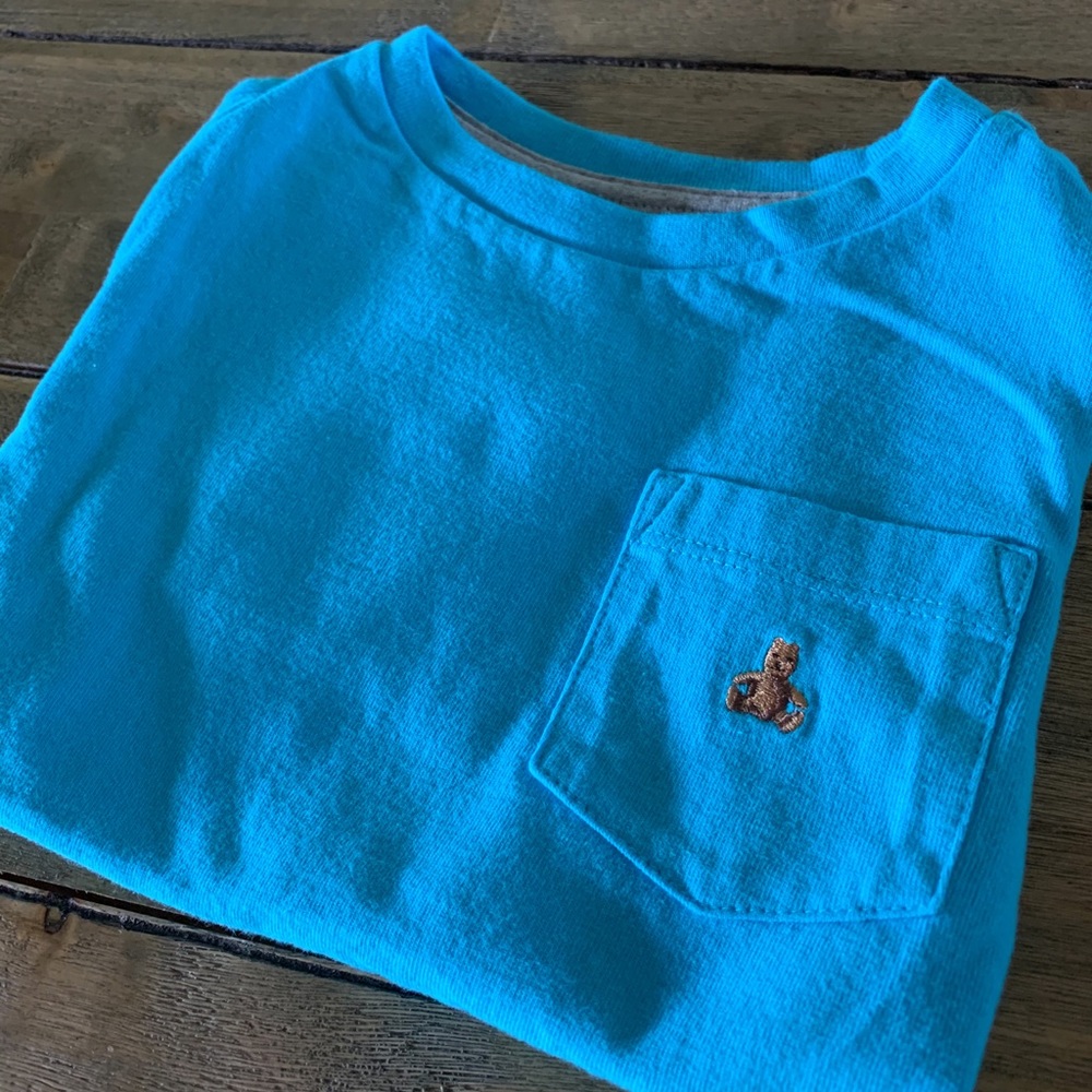 🧸 NWOT GAP Embroidered Bear Pocket Tee 🧸